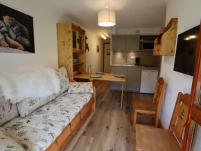 Appartement rénové en 2022 pour 3 personnes - Centre village - Piscine l'été - Classé 2 étoiles - FR-1-342-140